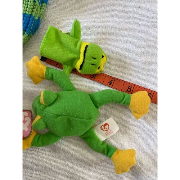 Lot of 3 Smoochy The Frog Ty Teenie Beanie  Knit Socks Finger Puppet - Picture 14 of 15